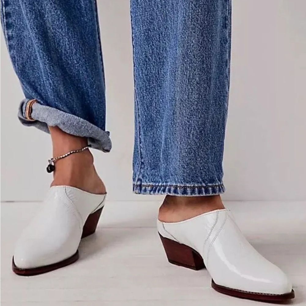 NWOB Free People Western Frontier mules - white - size 39